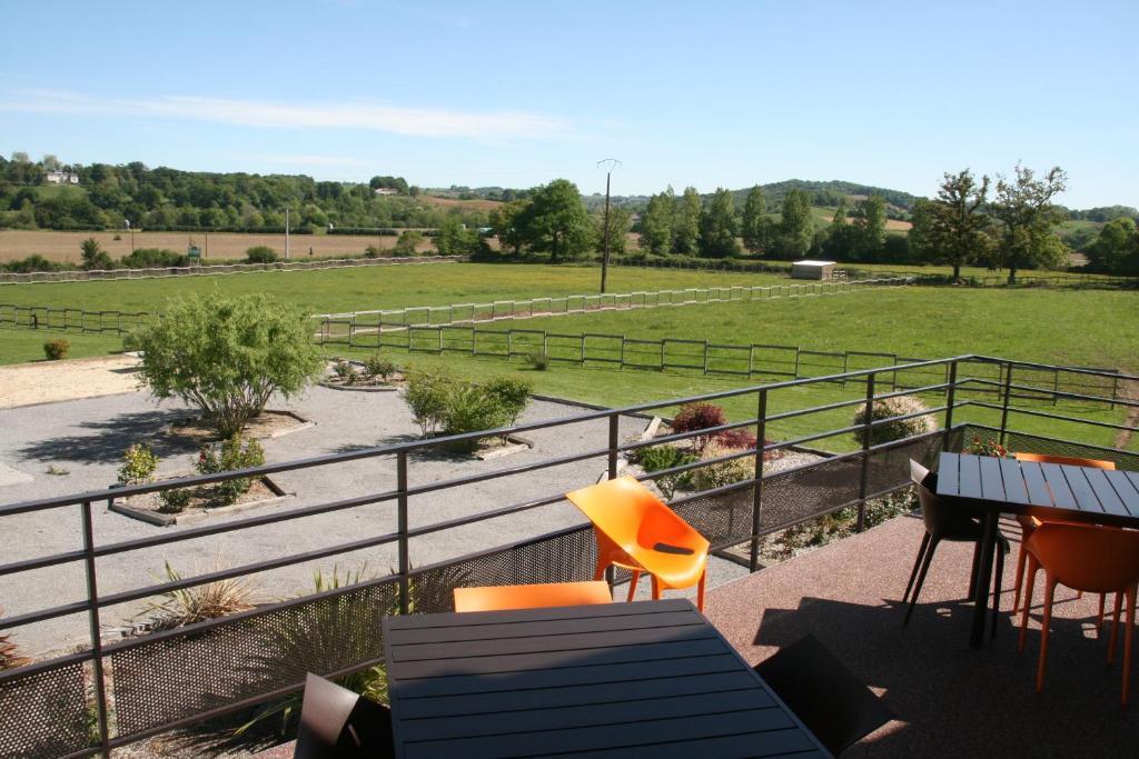 Manoir Theas Bed & Breakfast Barraute-Camu Exterior photo